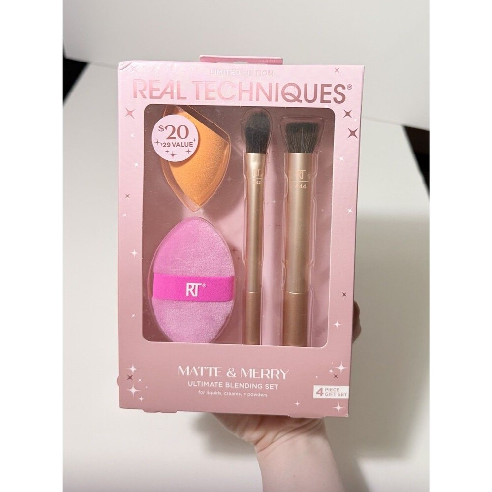 Real Techniques Ultimate Blending Set 4 Piece Set Blending Sponge and Brush Set